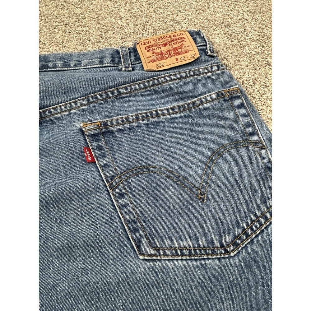 Levis 505 Jeans Mens 42x32 Blue Denim Regular Fit Straight Leg Medium Stone Wash - Picture 10 of 11